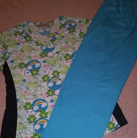 Scrub Set Size Small - Picture 8 of 11